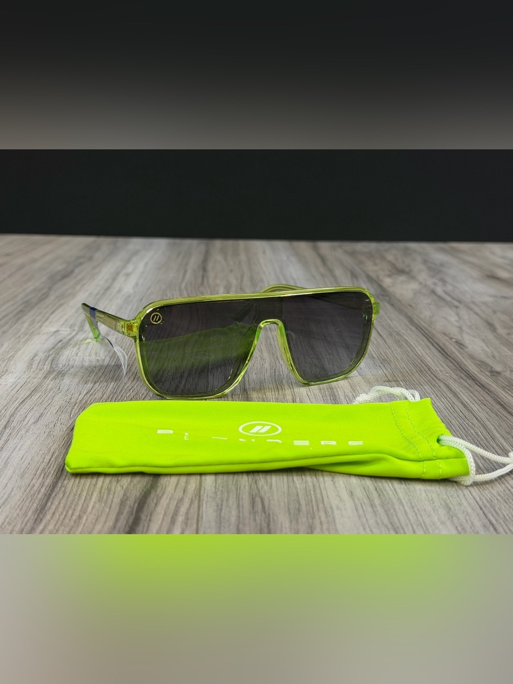 Blenders Eyewear Meister X2 Spark Lime Polarized Sunglasses BE7014 NEW